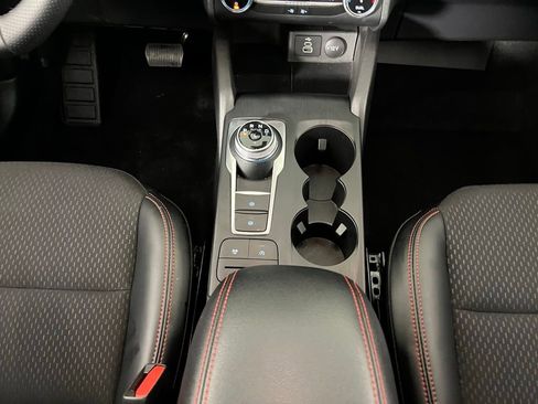 Used 2025 Ford Escape ST-Line image 16