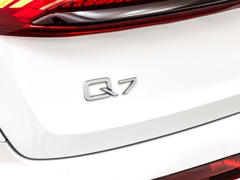 Used 2024 Audi Q7 3.0T Premium Plus image 10