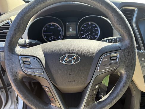 Used 2019 Hyundai Santa Fe XL SE image 27