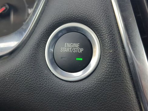 Used 2023 Chevrolet Traverse LT image 28