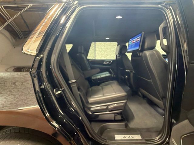 Used 2024 Chevrolet Tahoe High Country w/ Advanced Technology Package AWD/4WD image 12
