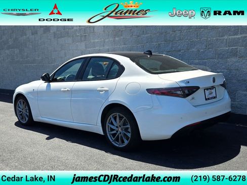 Used 2024 Alfa Romeo Giulia Ti w/ Active Assist Plus Package AWD/4WD image 3