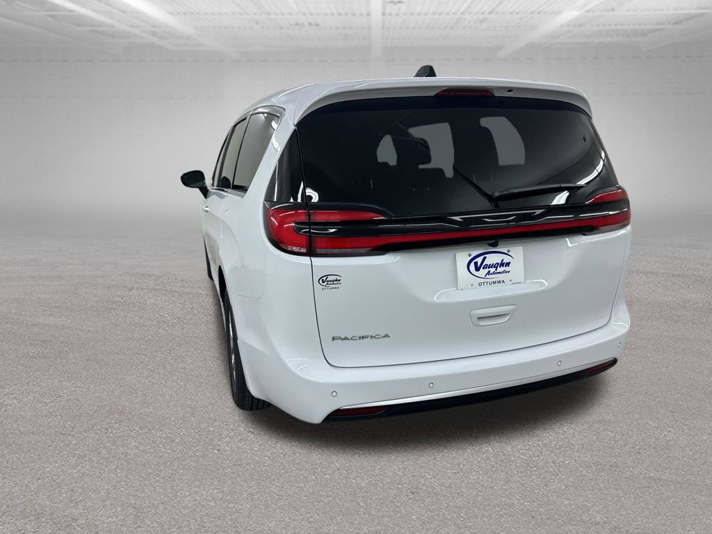 New 2027 Chrysler Pacifica Select FWD image 9