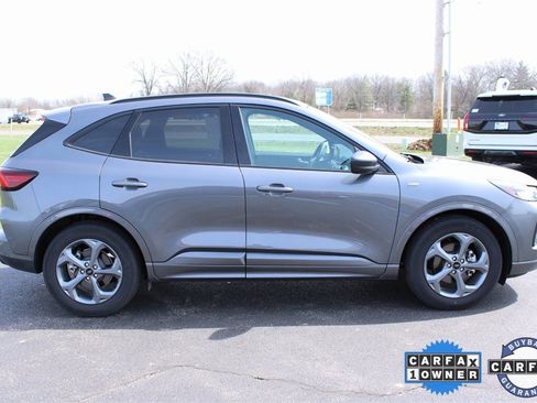 Used 2024 Ford Escape ST-Line w/ Cold Weather Package image 15