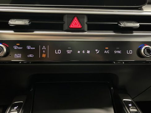 Used 2025 Kia Sorento EX w/ EX Panoramic Sunroof Package AWD/4WD image 18