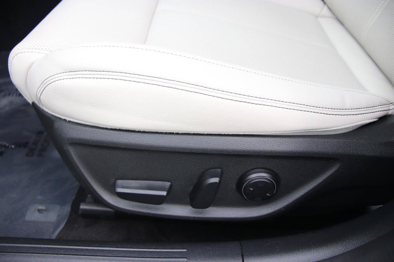 Used 2025 Genesis G70 2.5T AWD/4WD image 48