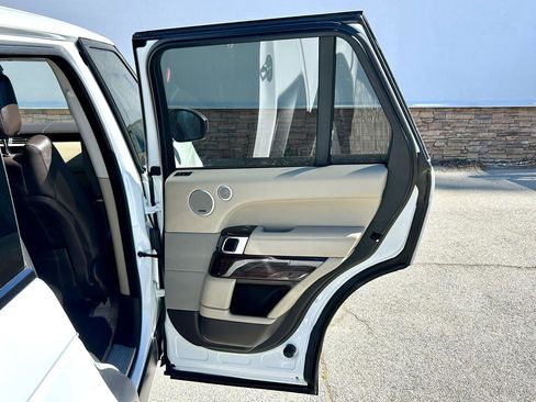 Used 2016 Land Rover Range Rover HSE image 25
