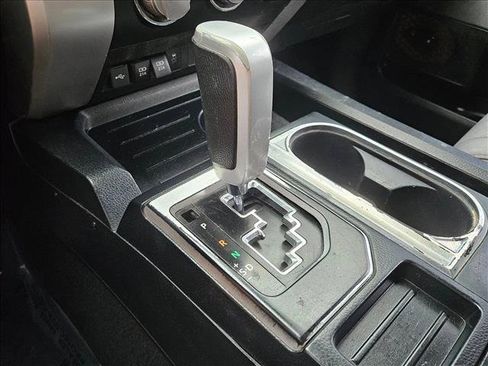 Used 2020 Toyota Tundra SR5 w/ SR5 Upgrade Package image 11