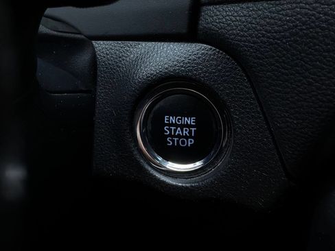 Used 2019 Toyota RAV4 XLE FWD image 30