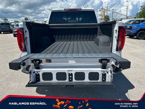 Used 2024 GMC Sierra 1500 SLT w/ SLT Convenience Package AWD/4WD image 11