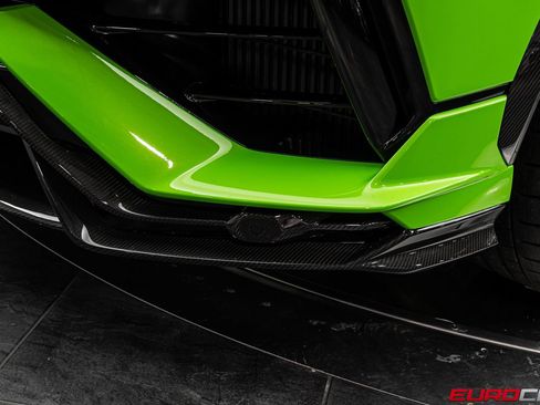 Used 2023 Lamborghini Urus Performante AWD/4WD image 15