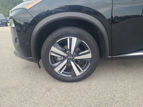 Used 2023 Nissan Rogue SL w/ SL Premium Package image 29