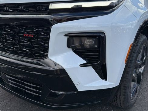 New 2026 Chevrolet Traverse RS w/ LPO, Floor Liner Package image 9