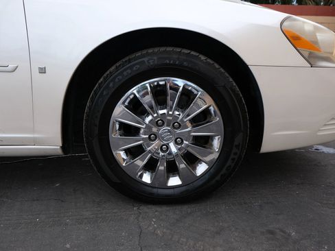 Used 2009 Buick Lucerne CXL w/ Driver Confidence Package image 19