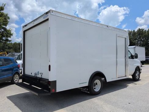 New 2027 Ford E-350 and Econoline 350 Super Duty w/ Power Equipment Group RWD image 4