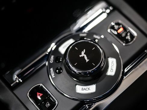 Used 2019 Rolls-Royce Wraith RWD image 57