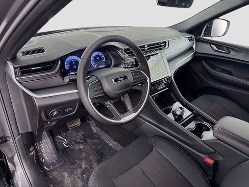 New 2025 Jeep Grand Cherokee Laredo image 22