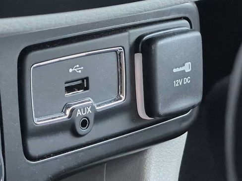 Used 2020 Jeep Renegade Limited w/ UConnect 8.4 Nav Group AWD/4WD image 32