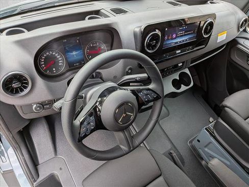 New 2025 Mercedes-Benz Sprinter 2500 image 3