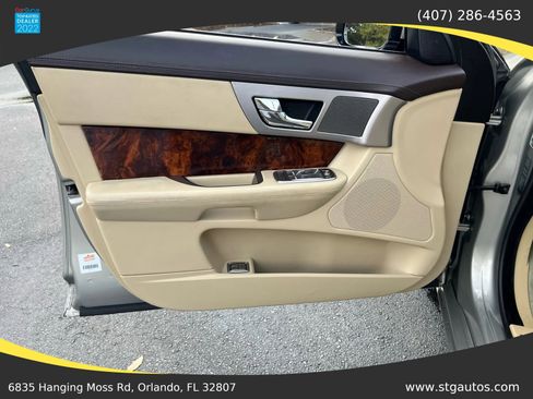 Used 2010 Jaguar XF Premium image 21