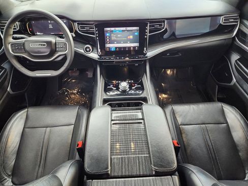 Used 2022 Jeep Wagoneer Series III w/ Premium Group I image 12