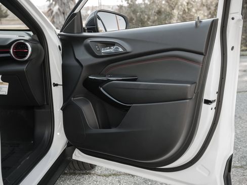 New 2026 Chevrolet Trax RS w/ Driver Confidence Package image 37