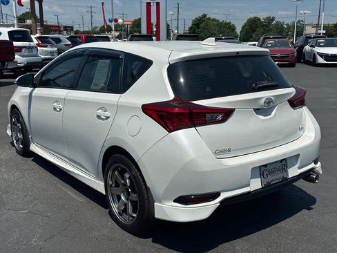 Used 2017 Toyota Corolla iM FWD image 5