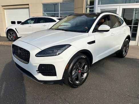Certified 2022 Jaguar E-PACE SE image 3
