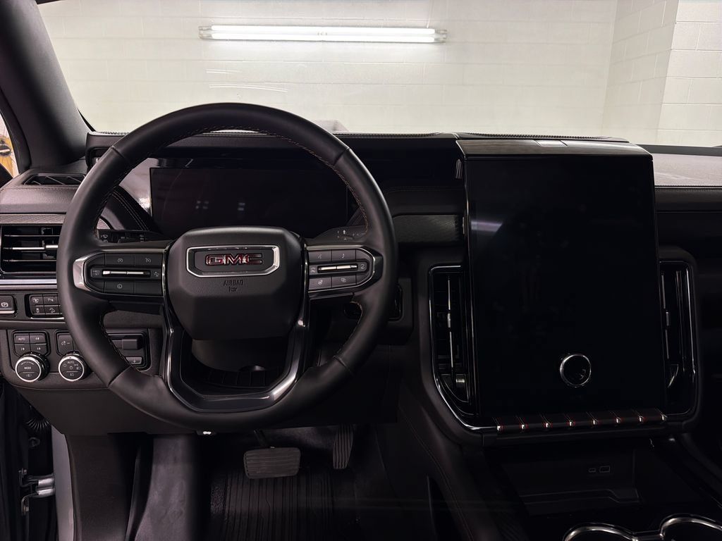 Used 2025 GMC Yukon AT4 w/ AT4 Premium Plus Package AWD/4WD image 9