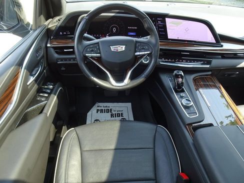 Used 2022 Cadillac Escalade ESV Premium Luxury AWD/4WD image 14
