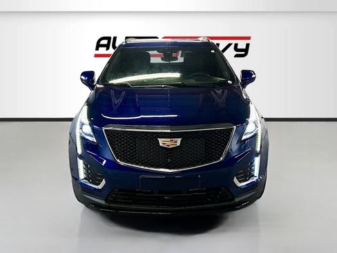 Used 2024 Cadillac XT5 Sportv w/ Platinum Package AWD/4WD image 2