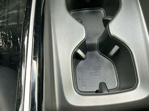 Used 2024 Volkswagen ID.4 Standard image 23