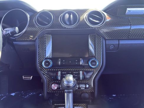Used 2018 Ford Mustang GT Premium RWD image 18