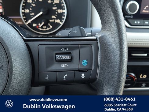 Used 2023 Nissan Rogue SV image 18