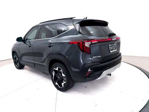 Certified 2025 Kia Seltos EX w/ EX Sunroof Package AWD/4WD image 17