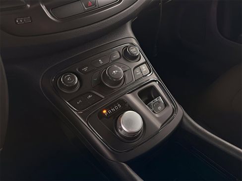 Used 2016 Chrysler 200 S image 12