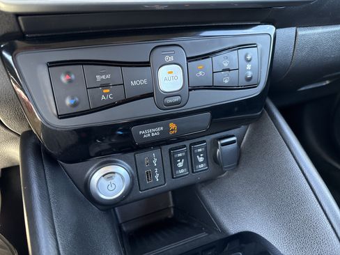 Certified 2025 Nissan Leaf SV Plus FWD image 17