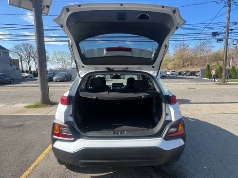 Used 2021 Hyundai Kona SEL w/ Cargo Package image 9