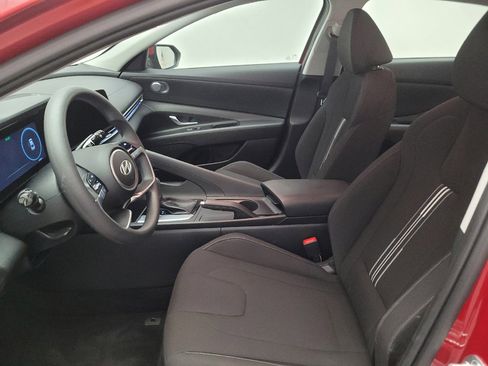 Used 2024 Hyundai Elantra SEL FWD image 17