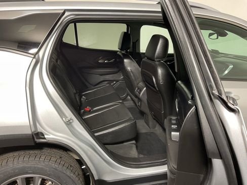 Used 2022 GMC Terrain SLT image 32