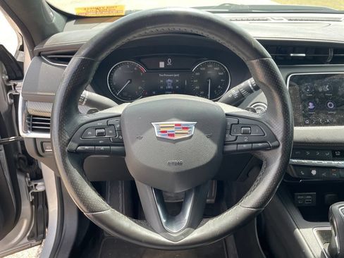 Used 2019 Cadillac XT4 Sport FWD image 17