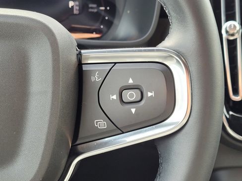 Certified 2023 Volvo XC40 Recharge Ultimate image 20