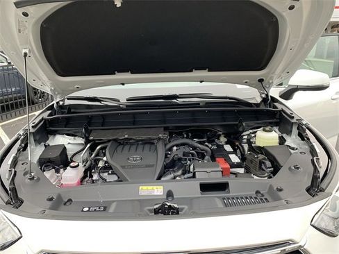 New 2026 Toyota Highlander Limited image 16