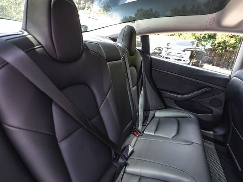 Used 2022 Tesla Model 3 RWD image 27