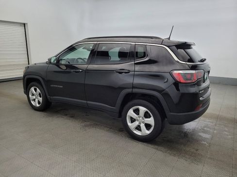 Used 2019 Jeep Compass Latitude w/ Popular Equipment Group AWD/4WD image 3
