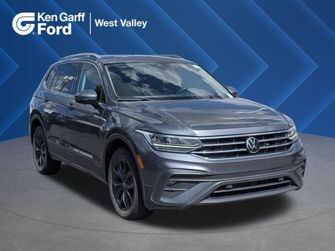 Used 2022 Volkswagen Tiguan SE w/ Panoramic Sunroof Package AWD/4WD image 1
