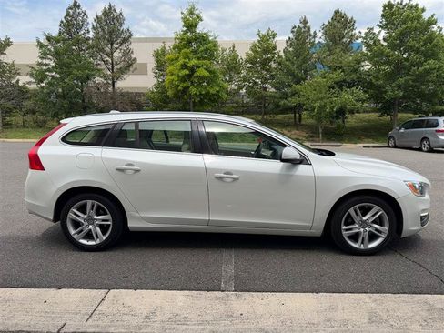 Used 2015 Volvo V60 T5 Premier FWD image 21