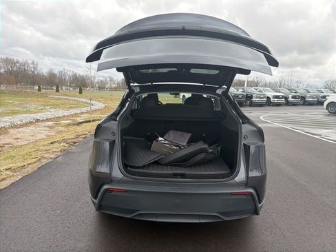 Used 2026 Tesla Model Y Long Range image 8
