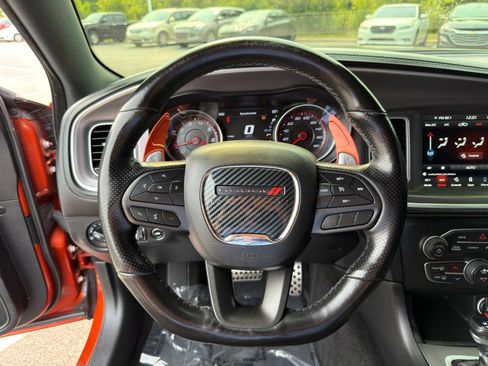 Used 2022 Dodge Charger Scat Pack w/ Dynamics Package RWD image 18
