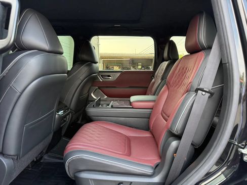 Used 2025 INFINITI QX80 Autograph AWD/4WD image 17